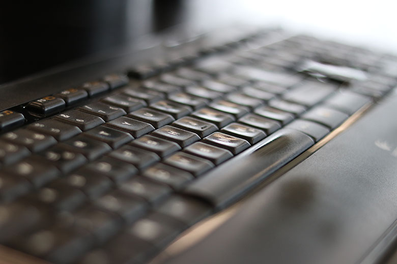 10 tips til god arbeidsstilling foran dataskjerm 10 tips til god arbeidsstilling foran dataskjerm
